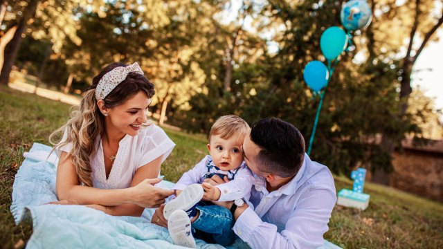 picture of a park, one of the best places for 1 year old birthday party