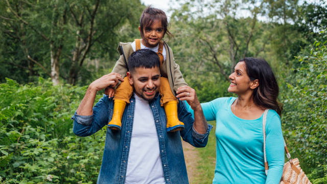 what to do with toddlers on a walk